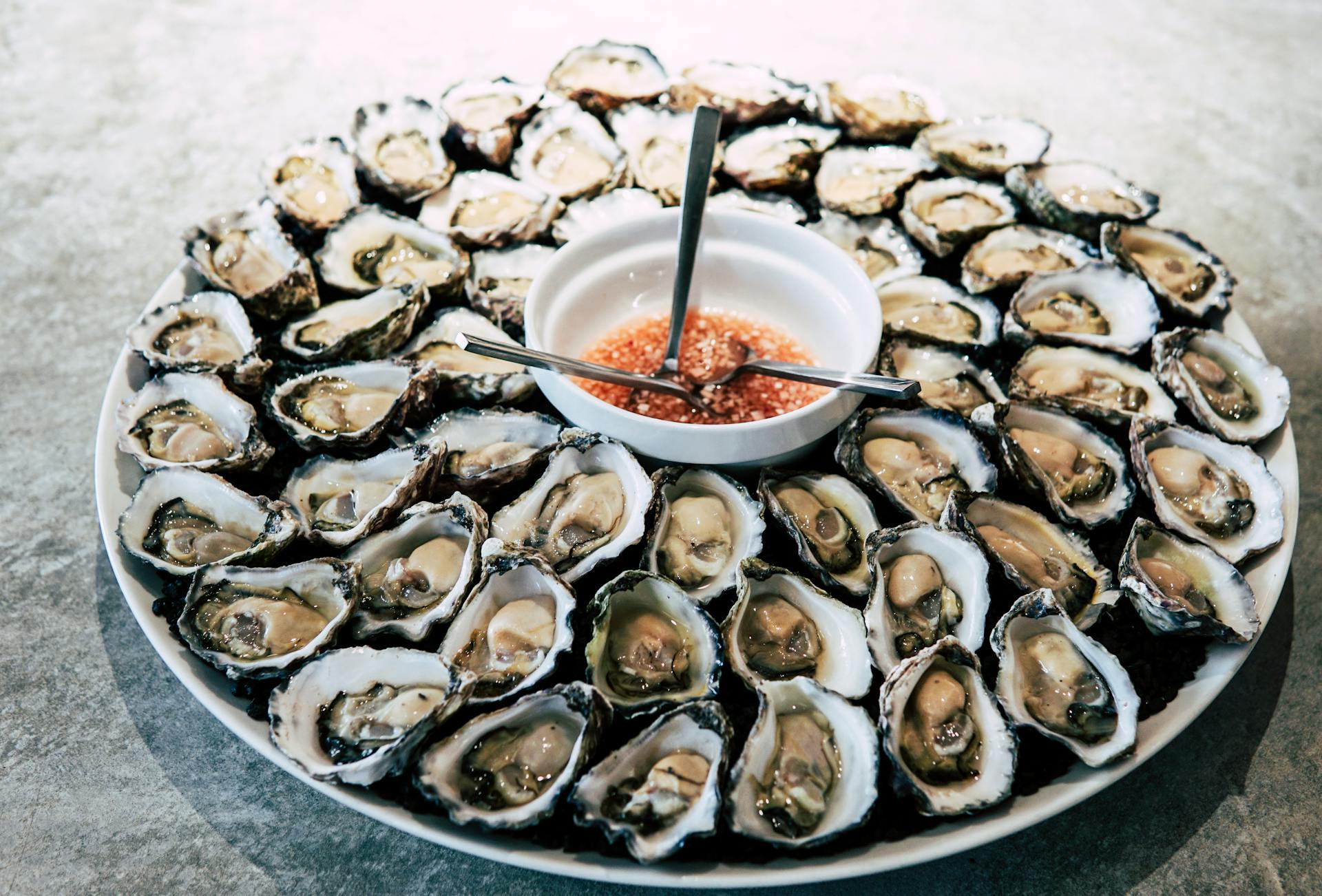 Oysters, hailed not only as a delicacy but also as a nutritional powerhouse, offer approximately 320 IU of vitamin D per 3.5-ounce serving. Teeming with zinc and other essential minerals, they underscore the adage that good nutrition need not compromise on taste or indulgence. :: Pexels