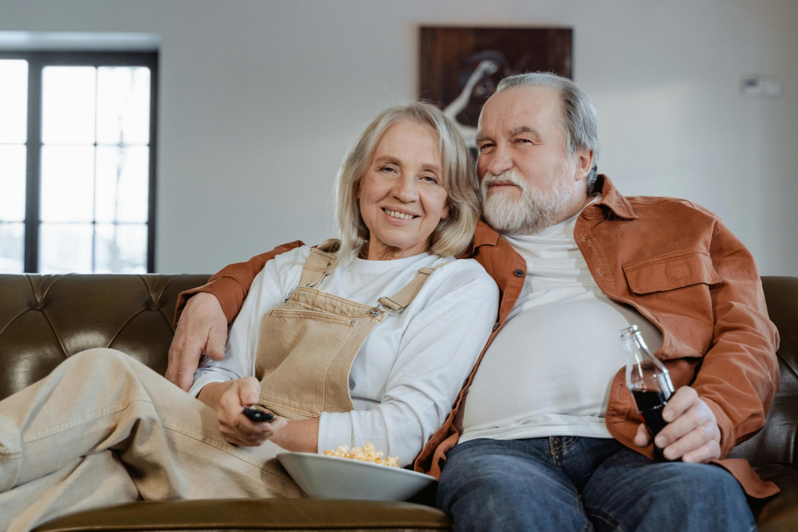 Moving to a smaller home or downsizing can be emotionally taxing, especially for empty nest Boomers who have established deep roots in their communities. Staying in their familiar surroundings provides a sense of stability and continuity during a period of life transition. :: Pexels