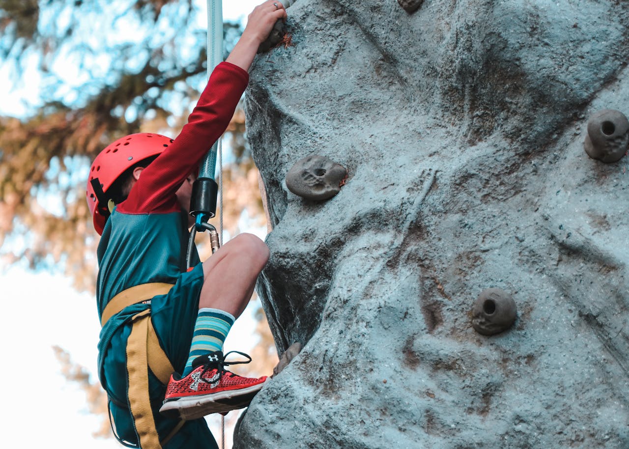 <p> Rock climbing, whether outdoors or in a gym, offers an intense full-body workout that tests your strength, endurance, and mental focus. As you ascend the rock wall, you engage your arms, legs, back, and core muscles, all while navigating the challenges of balance and coordination. This activity activates multiple muscle groups simultaneously, enhancing your overall physical capabilities. Depending on the intensity and difficulty of the climbing route, you can burn between 500 and 900 calories per hour. Not only does rock climbing torch calories, but it also builds muscle strength and endurance, particularly in the upper body. Calories burned: 500 to 900 per hour Pro tip: For an even more demanding workout that emphasizes strength and explosive power, try bouldering—short, intense climbing routes without ropes. </p> :: Pexels