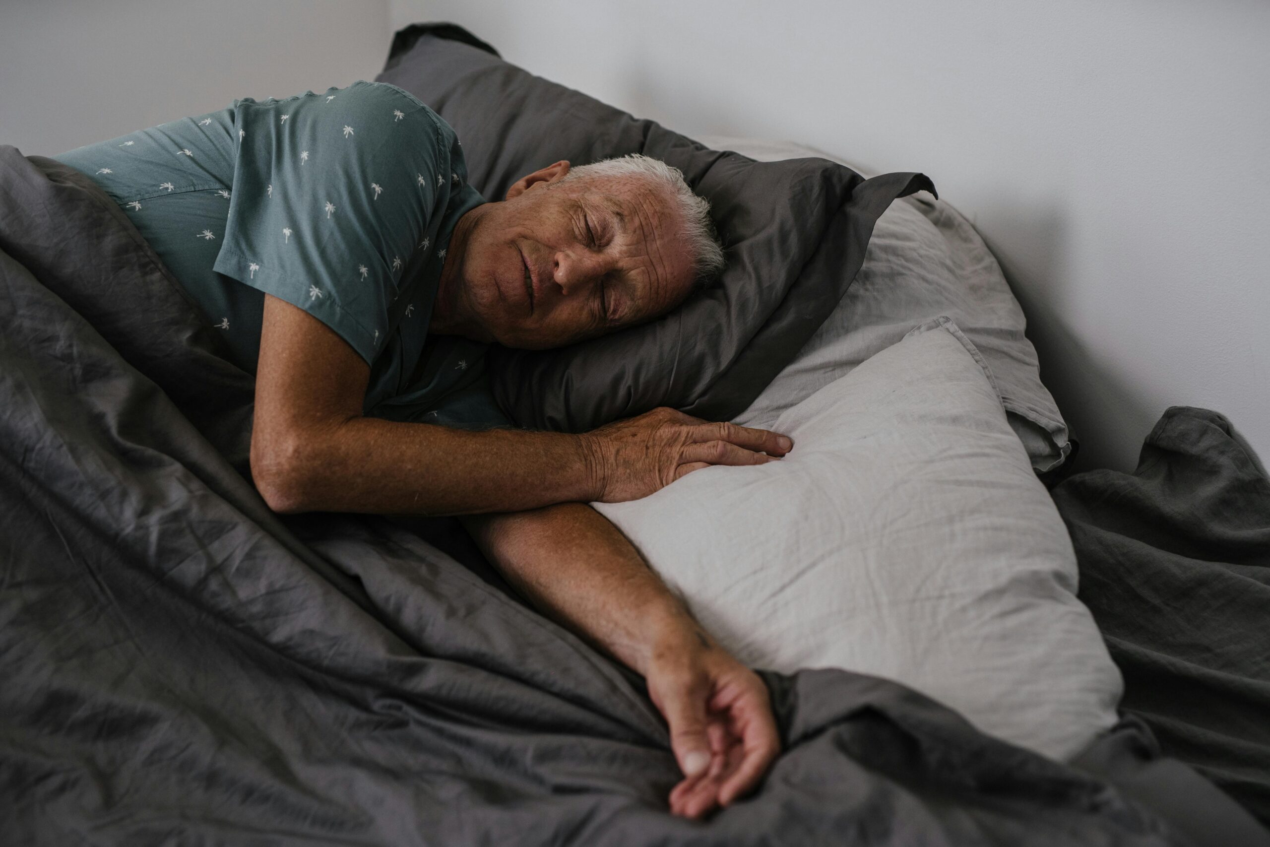 <p> As we age, a good night's sleep often feels more elusive than ever. If you find yourself tossing and turning instead of drifting off peacefully, you’re not alone. Many of us experience changes in their sleep patterns, but there are effective strategies to help you reclaim those restful nights. Here are seven expert-backed tips to help you improve your sleep quality tonight! </p> :: Pexels