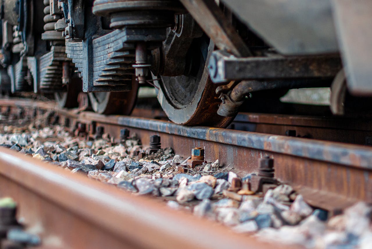 <p>Both the tracks and the trains require regular upkeep to ensure safety. When maintenance is neglected, problems like track wear, outdated equipment, and deteriorating rail ties increase the risk of accidents. In many cases, derailments have been linked to insufficient funding or delays in maintenance work.</p> ::Pexels