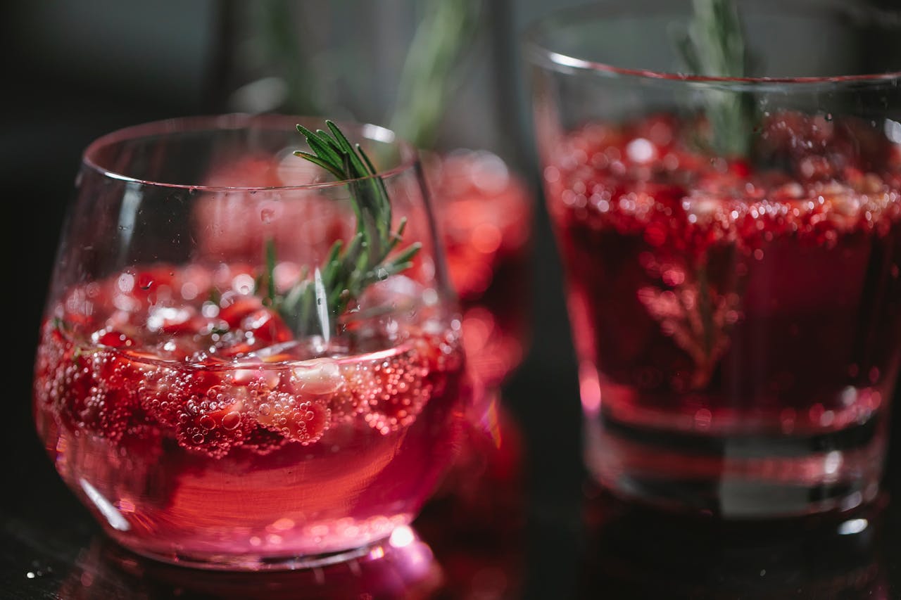 <ol> <li> 1/2 cup mixed berries (strawberries, blueberries, raspberries) </li> <li> 1 tablespoon honey or agave syrup </li> <li> 1 tablespoon lemon juice </li> <li> 1 cup sparkling water </li> <li> Fresh berries for garnish </li> <li> Mint leaves for garnish </li> </ol> :: Pexels