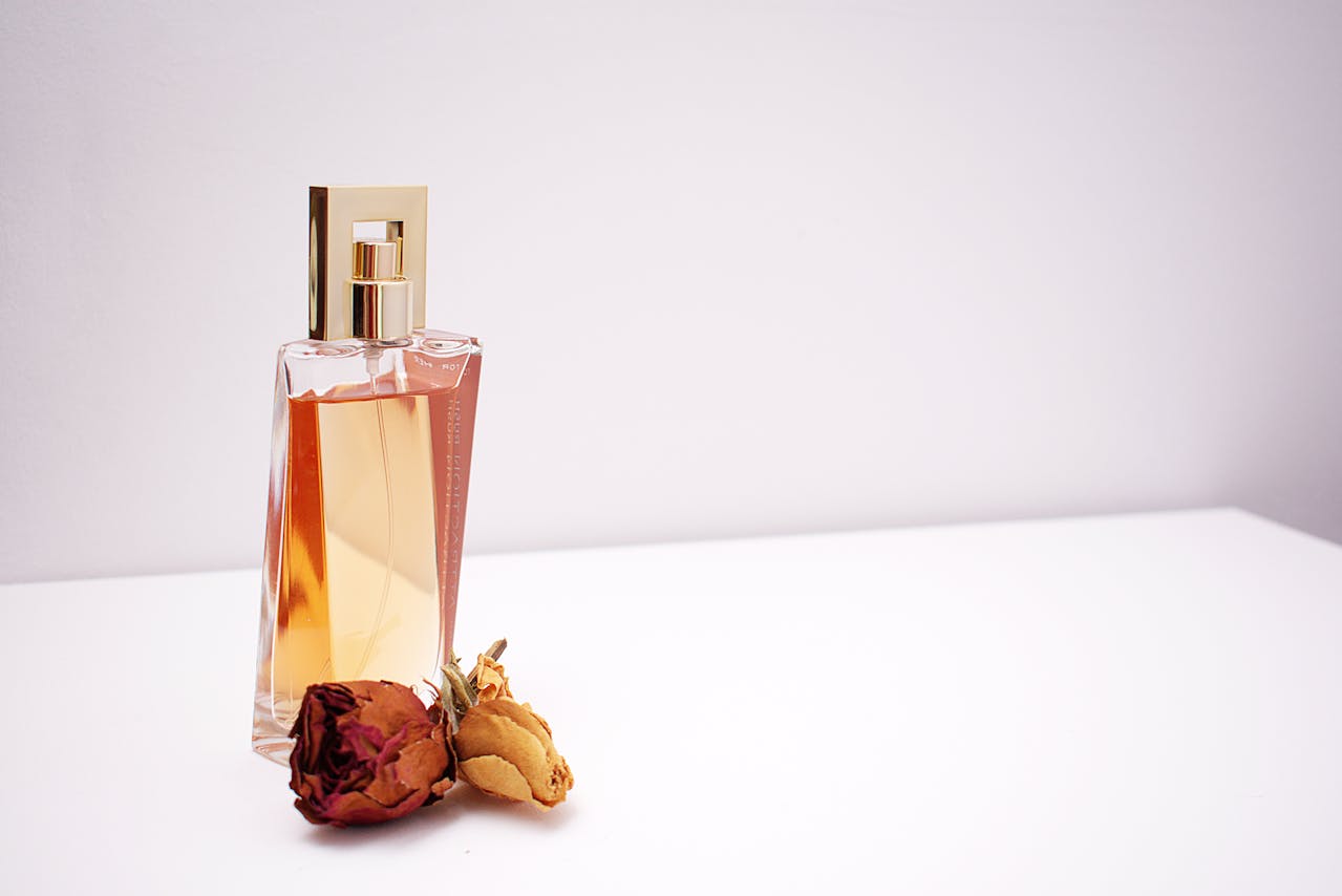 <p>Perfume can be tricky and impersonal. Instead, create a custom fragrance experience or a subscription to a niche perfume brand.</p> ::Pexels