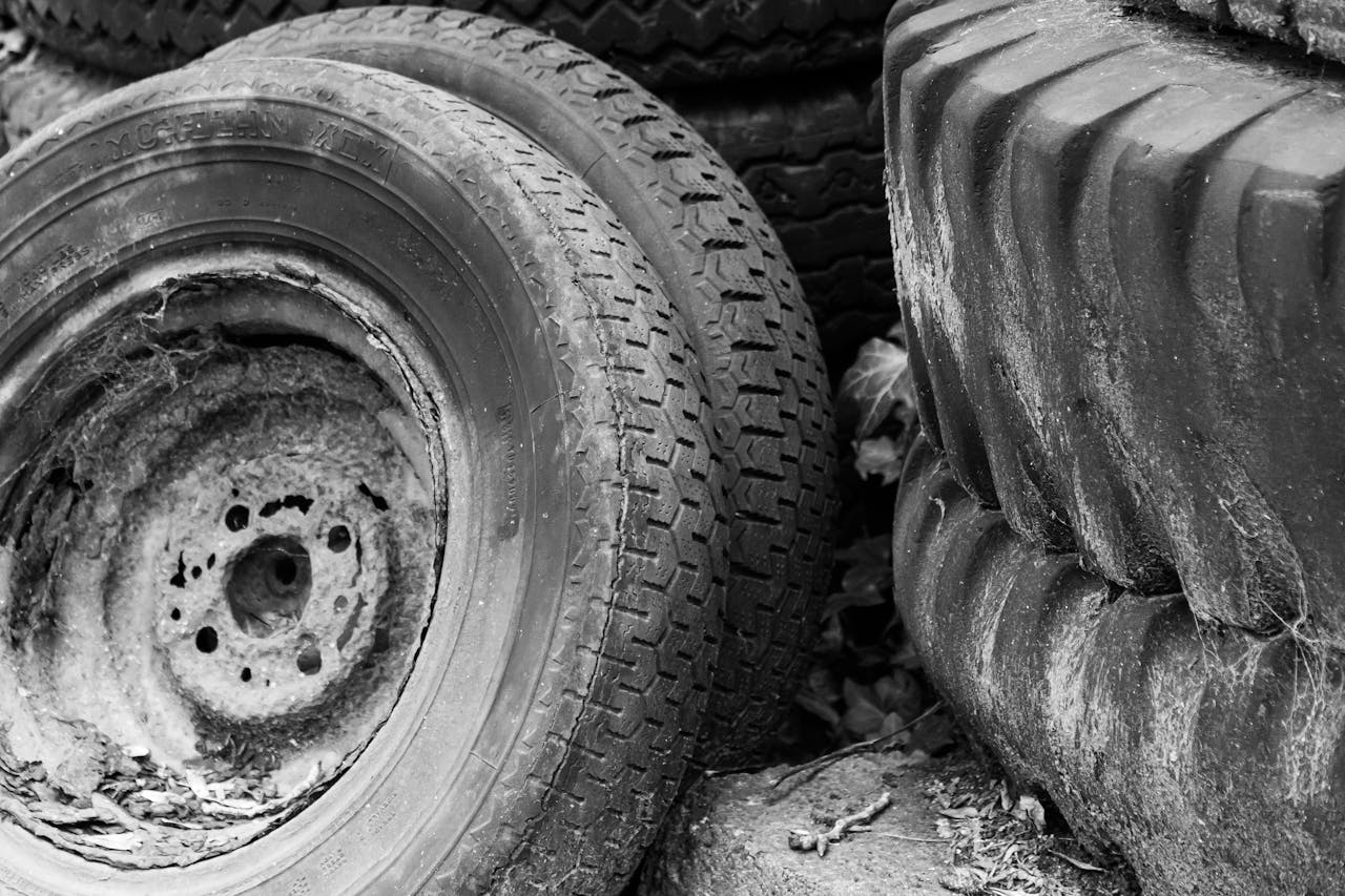 <p> Old tires often accumulate in garages, taking up space and potentially attracting pests. Whether you’ve upgraded your vehicle or simply have tires from a previous car, holding onto them is not necessary. What to do instead: Many tire shops offer recycling services, so check with your local shop about proper disposal methods. Some may even have programs for exchanging old tires when you buy new ones, making it easy to clear out those old, unwanted tires. </p> :: Pexels