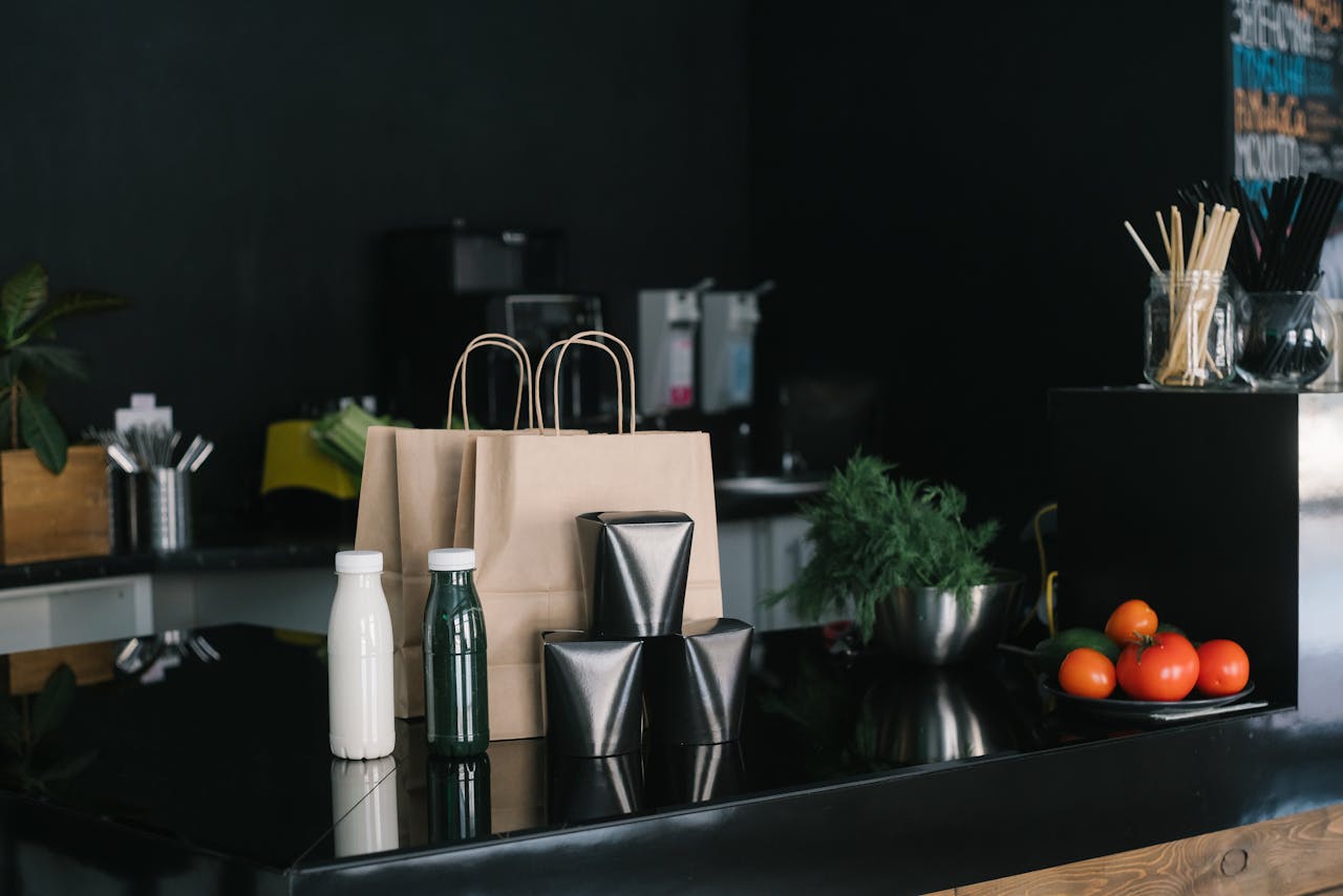 <p>Certain materials, such as silicone and stainless steel, are non-reactive, meaning they don’t interact with acidic or alkaline foods. This property ensures that your utensils won’t alter the taste of your dishes or release harmful substances when cooking with ingredients like tomatoes or vinegar.</p> ::Pexels