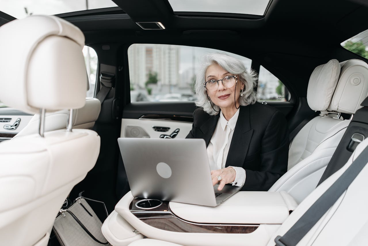 <p> Many Boomers are still active in the workforce, either in full-time jobs or part-time roles. Their workday typically begins around 8:00 AM and may involve commuting to an office or working from home. Boomers tend to prioritize professionalism and reliability, often adhering to traditional office hours and structures. </p> :: Pexels