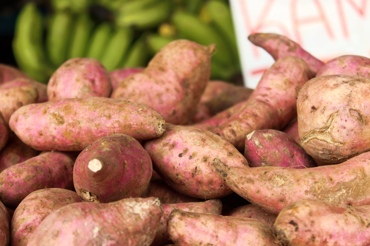 <p> Sweet potatoes are a nutrient-rich root vegetable that provides a wealth of vitamins, minerals, and antioxidants, particularly beta-carotene. They are an excellent source of complex carbohydrates and fiber, making them a healthier alternative to traditional white potatoes. The antioxidants in sweet potatoes may help reduce inflammation and protect against chronic diseases. Enjoy sweet potatoes baked, mashed, or roasted, and consider adding them to salads or as a side dish to enhance the nutritional value of your meals. Studies have shown that sweet potatoes can contribute to better blood sugar regulation and improved digestive health, underscoring their importance in your diet. </p> :: Pexels