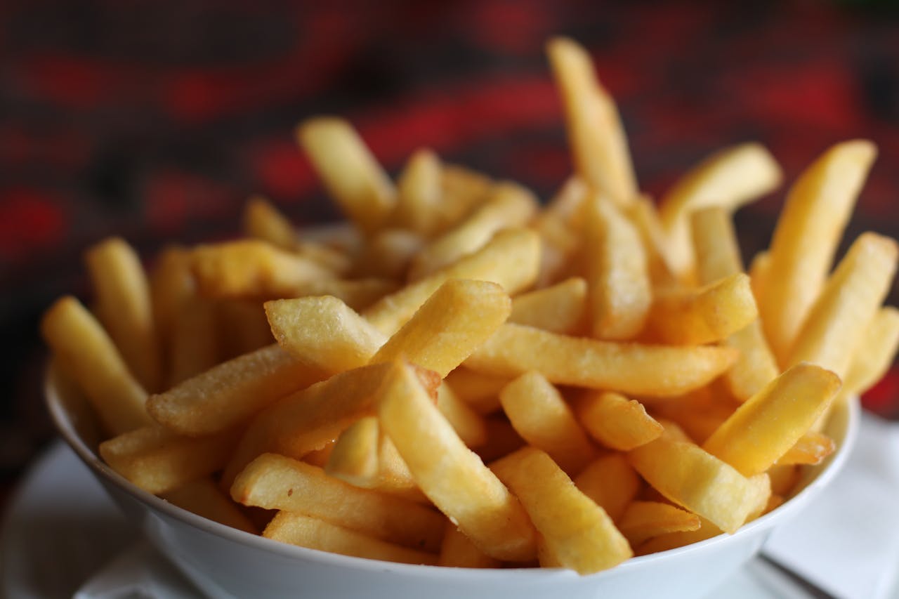 <p> French fries may be a beloved fast food side dish, but they are a serious culprit in terms of unhealthy eating. They are typically deep-fried in oils rich in unhealthy fats, which can contribute to high cholesterol and heart disease. Additionally, the process of frying potatoes at high temperatures creates acrylamide, a chemical that has been linked to an increased risk of cancer. French fries are often seasoned with salt, which increases their sodium content, raising blood pressure over time. </p> :: Pexels