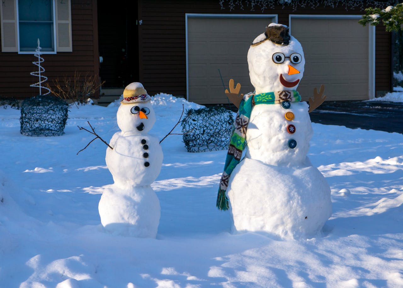 <p> Building a snowman sounds like a fun, traditional activity, but it often doesn’t go as smoothly as planned. First, you need the perfect kind of snow—a tricky thing to depend on—and even then, creating a perfectly shaped snowman can be challenging. If the snow is too wet or dry, it won’t hold together, and the whole process can feel like a battle with Mother Nature. And if the temperatures rise even slightly, your snowman will quickly melt into a puddle. Instead of spending hours trying to perfect your snowman, it might be better to embrace simpler outdoor decorations that can last throughout the season. </p> :: Pexels