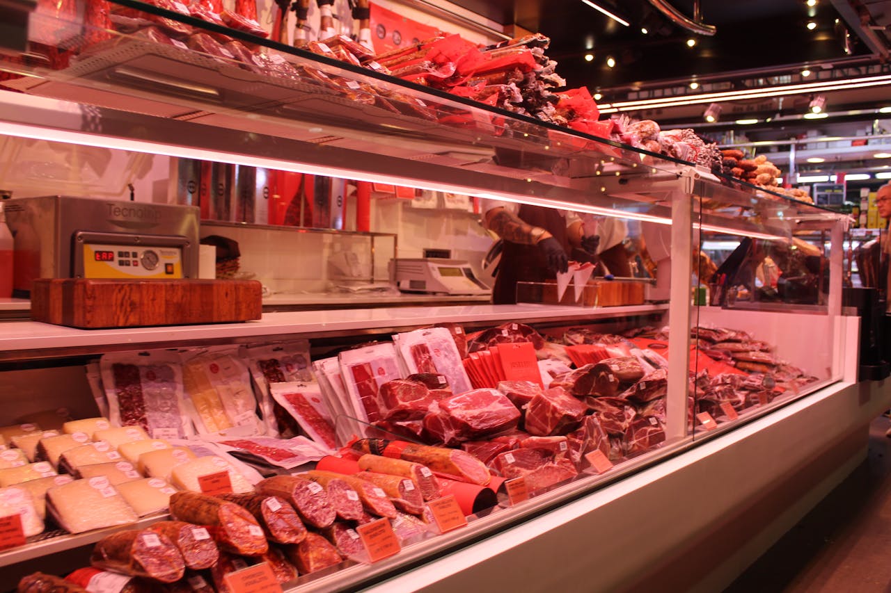 <p> Processed meats, such as bacon, sausages, hot dogs, and deli meats, are among the most well-known culprits when it comes to cancer risk. These meats are often preserved using nitrates and nitrites, which can form carcinogenic compounds called nitrosamines when exposed to high heat during cooking. The World Health Organization (WHO) has classified processed meats as Group 1 carcinogens, meaning there is strong evidence that they can cause cancer in humans. The risk of colorectal cancer, in particular, has been closely associated with the consumption of processed meats. Additionally, the high levels of sodium and unhealthy fats in these meats can contribute to other health issues, such as heart disease and high blood pressure. If you enjoy meat, consider opting for fresh, unprocessed options like lean cuts of chicken, turkey, or fish to reduce your cancer risk. </p> :: Pexels