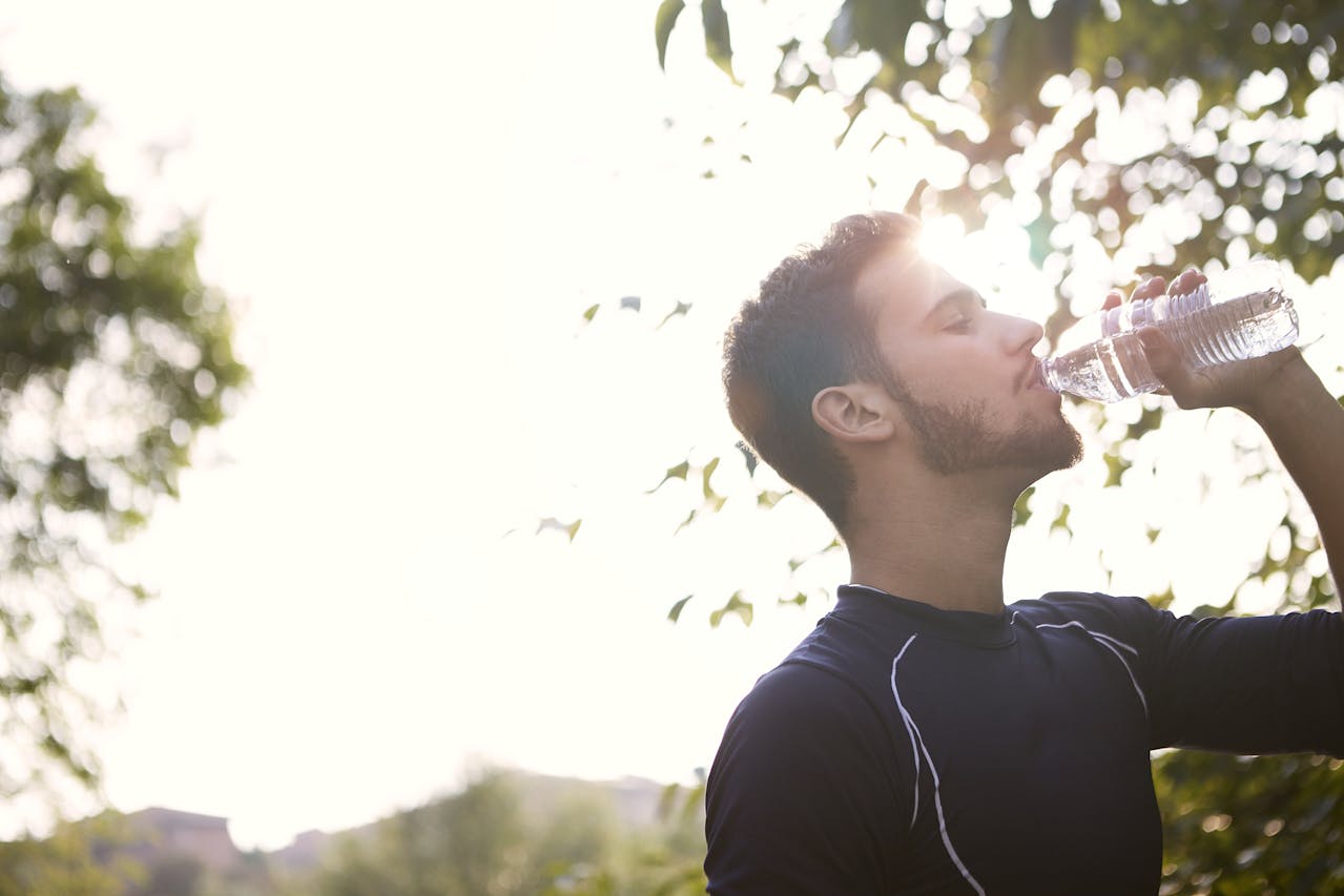 <p> Feeling thirsty throughout the day is one of the most obvious signs that you're not drinking enough water. Thirst is your body's way of signaling that it needs hydration, and ignoring it can lead to more serious health issues. If you find yourself reaching for sugary or caffeinated drinks instead of water, you may not be quenching your body's real need for hydration. To fix this, make water your go-to drink. Carry a reusable water bottle with you, set reminders to drink, and make sure to hydrate regularly throughout the day. Keeping a water bottle nearby will help you stay on track and avoid dehydration. </p> :: Pexels