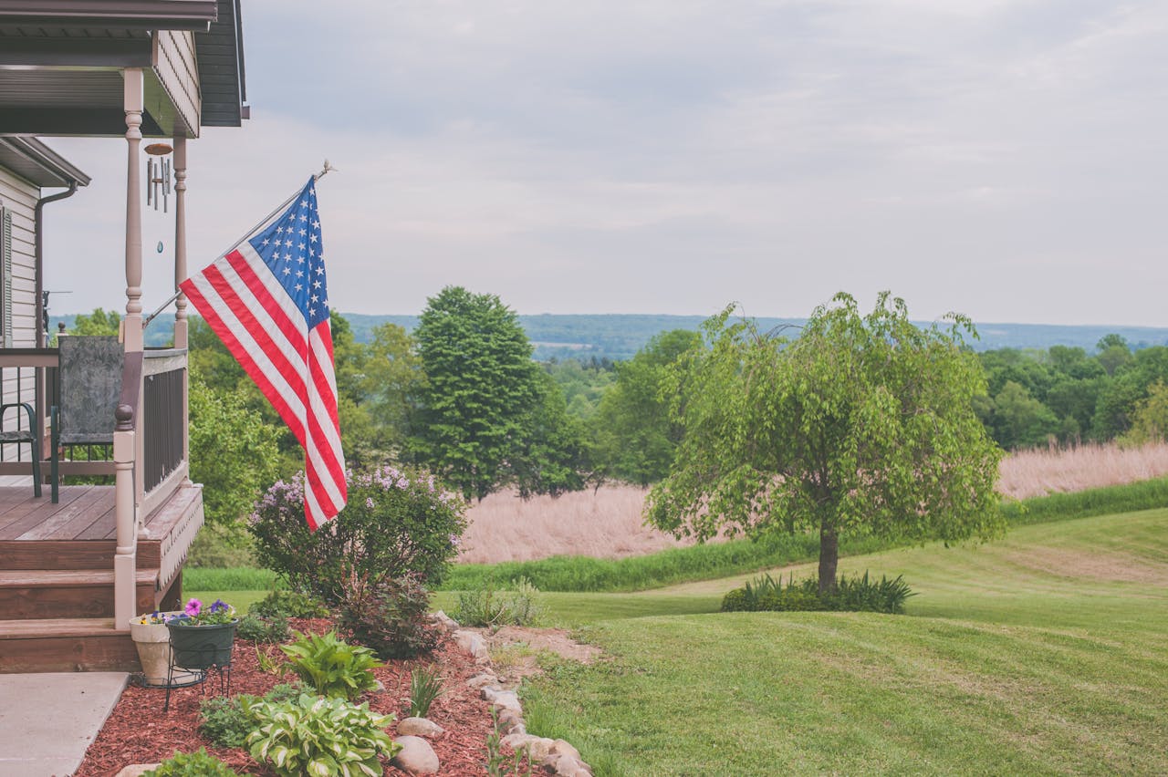 <p> Non-Americans often associate American homes with patriotism, envisioning the U.S. flag proudly displayed on a pole outside the house or hanging on the wall inside. This assumption comes from the visible expressions of national pride that are often highlighted in American media, especially during events like Independence Day or Memorial Day. For baby boomers, this imagery may feel especially familiar, as many grew up during eras of heightened patriotism. While not every household has a flag on display, it’s true that many Americans take pride in showing their love for their country through décor and symbols. </p> :: Pexels