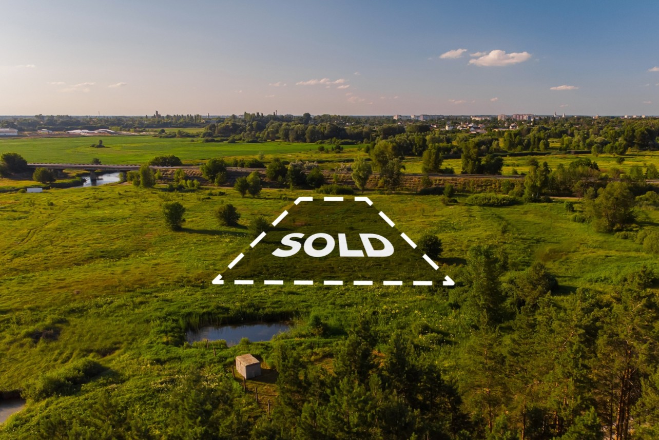 <p> Buying land is a big decision that requires careful thought and planning. By asking these 10 key questions, you can ensure that you’re making an informed purchase that aligns with your goals and expectations. From zoning and utilities to property taxes and legal issues, each of these factors can have a significant impact on the value and usability of the land. Take the time to do your research, ask the right questions, and consult with professionals when necessary. With the right information, you can make a smart investment that will serve you well for years to come. </p> Freepik