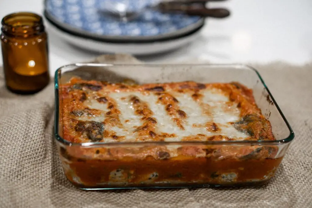 <p> Lasagna is another comfort food that parents often prepare for family gatherings, and it’s easy to see why. With its layers of pasta, rich tomato sauce, savory meat, and gooey cheese, lasagna is a dish that can feed a crowd while offering plenty of flavor in every bite. Parents often make lasagna ahead of time, allowing the flavors to meld together and intensify. It’s a dish that can be customized with different types of meat, vegetables, or even a vegetarian version, making it suitable for various tastes and dietary preferences. Lasagna is perfect for large family gatherings, as it can be made in a big dish and served to many people, ensuring everyone gets a hearty helping. The layers of pasta, sauce, and cheese come together to create a satisfying meal that leaves everyone full and happy. Lasagna is more than just a meal; it’s a tradition passed down through generations, making it a beloved dish at family celebrations. </p> :: Pexels