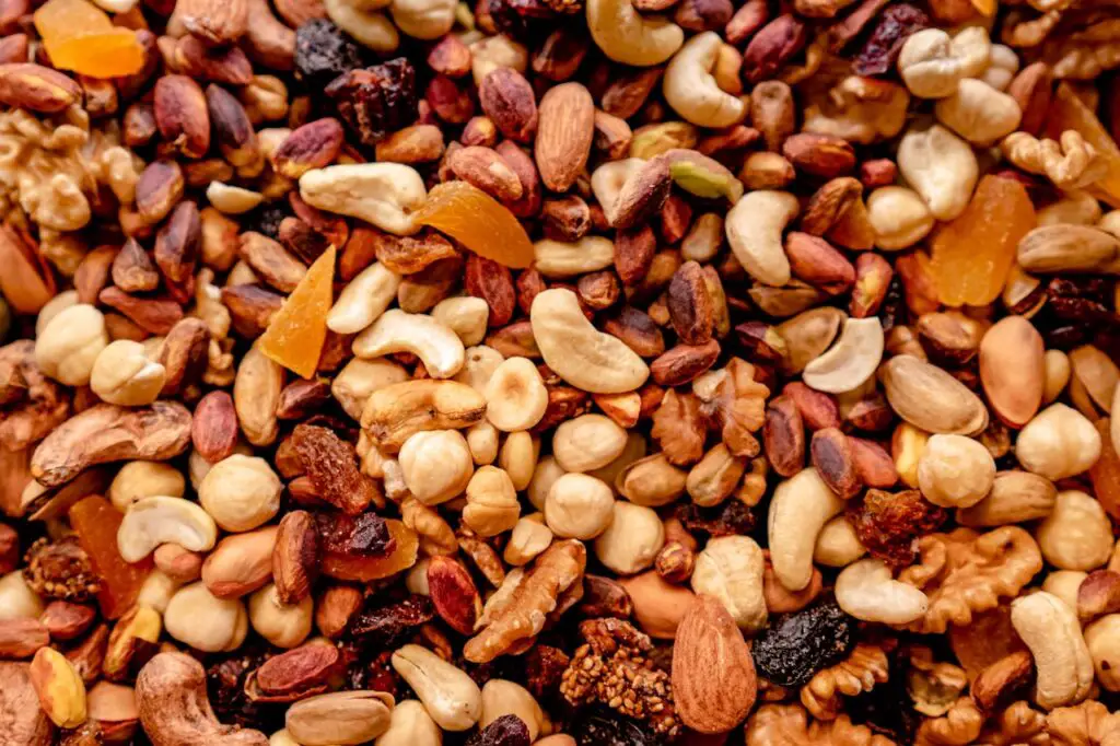 <p> Nuts are an excellent snack for anyone on a keto diet. Almonds and walnuts are both low in carbs and high in healthy fats, making them an ideal choice when you need something quick and satisfying. A small handful of almonds or walnuts can provide a good amount of energy without going over your carb limit. Keep a small container of mixed nuts in your desk drawer or bag for an easy snack option throughout the day. Just be mindful of portion sizes, as nuts can be calorie-dense. They’re a great source of fiber, protein, and healthy fats, and they also contain antioxidants that help protect against oxidative stress. </p> :: Pexels