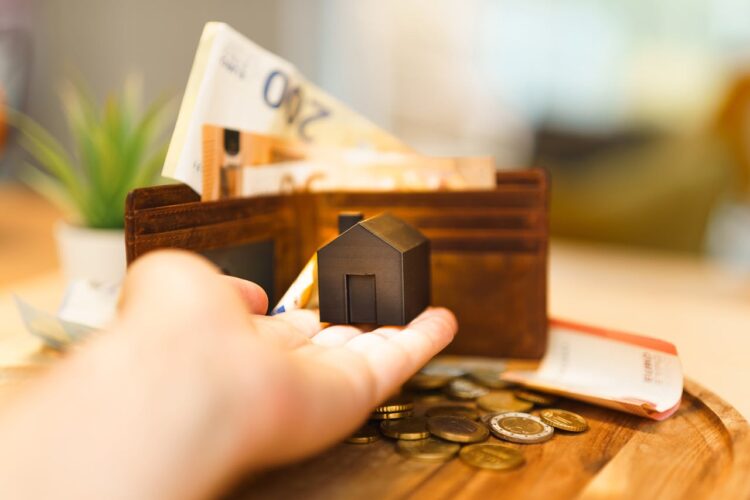 10 Essential Budgeting Tips for Homeowners Looking to Downsize Their Home