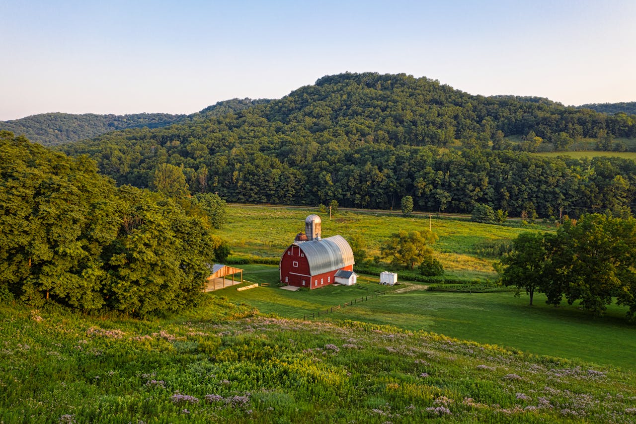 <p> When buying land, access to utilities is one of the most important factors to consider. Essential utilities such as water, electricity, gas, and sewage systems may not always be readily available, especially in rural areas. If these utilities are not already connected to the property, you may need to make significant investments to bring them to the land. This could include digging wells, installing septic systems, or running electrical lines. The costs can quickly add up, so it’s important to ask the seller or local authorities about the availability of utilities and whether there are any restrictions or fees associated with connecting them. </p> :: Pexels