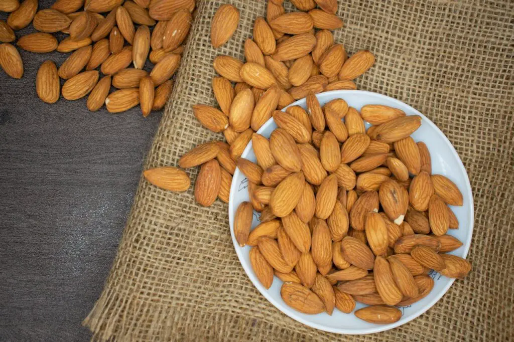 <p> Almonds are a nutrient-dense nut that provides a variety of health benefits. Raw almonds are rich in healthy fats, fiber, protein, and vitamin E, which support heart health, promote satiety, and protect against oxidative stress. Eating almonds raw is the best way to preserve their nutrient content, as roasting can decrease the amount of vitamin E and other antioxidants. Snack on raw almonds, add them to smoothies, or use them in salads to give your diet a boost of healthy fats and plant-based protein. </p> :: Pexels